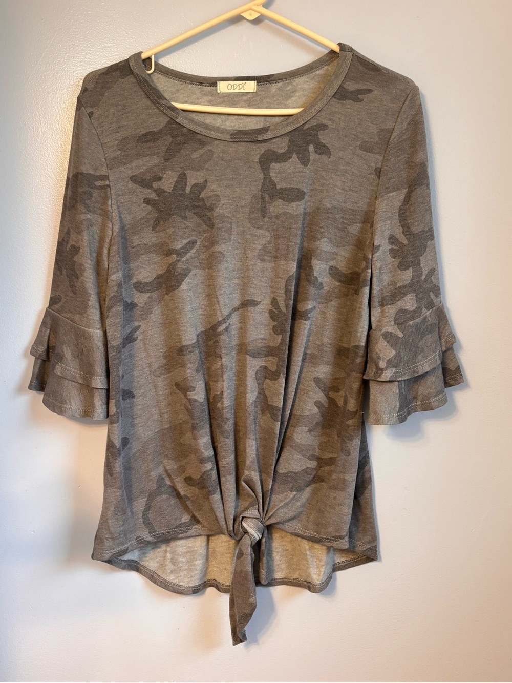 ODDI Camo Ruffle Sleeve Tie-Front Top Sz M. NWOT